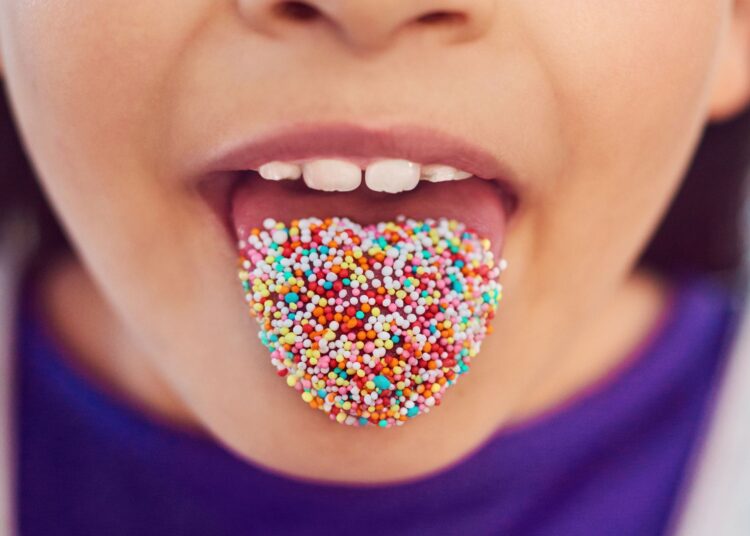 Πόσο κακή είναι η ζάχαρη για τα παιδικά δόντια;