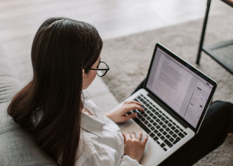 Χώρες που πειραματίζονται με 4ήμερη εργασία: Τι έδειξαν τα αποτελέσματα;