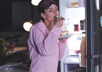 Γιατί λαχταράμε γλυκό το βράδυ;