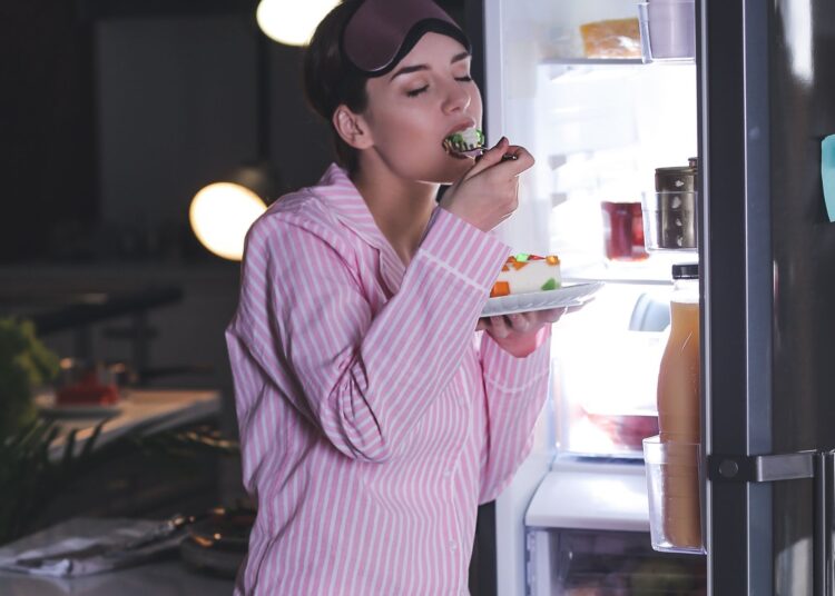 Γιατί λαχταράμε γλυκό το βράδυ;