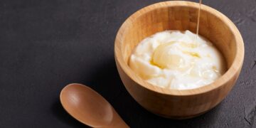 Γιατί πρέπει πάντα να βάζετε μέλι στο γιαούρτι σας;
