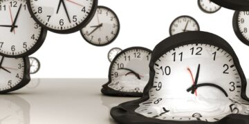 Η οικονομία της προσοχής: Ποιος κερδίζει από τον χρόνο μας;