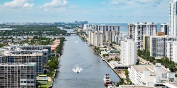 Οι πόλεις που εξαφανίζονται σιωπηλά κάτω από το νερό