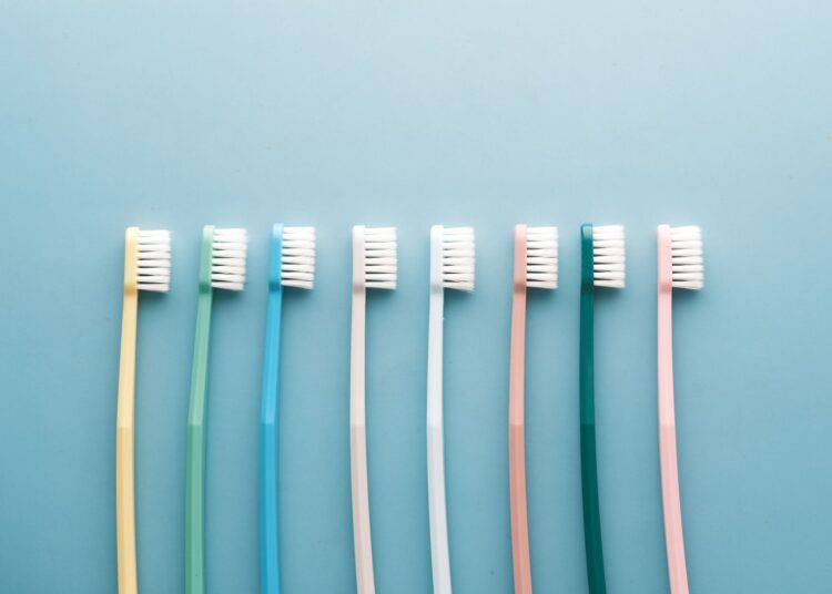 Πόσο συχνά πρέπει να αλλάζουμε την οδοντόβουρτσα μας