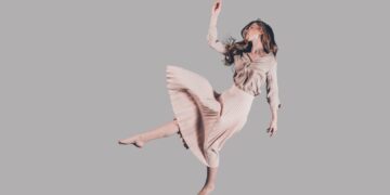 Το «κάλεσμα του κενού»: Γιατί σκεφτόμαστε ότι μπορεί να πέσουμε από κάπου;