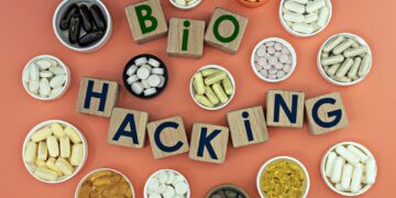 Βιοχακάρισμα: Η τάση που υπόσχεται αναβάθμιση του ανθρώπου
