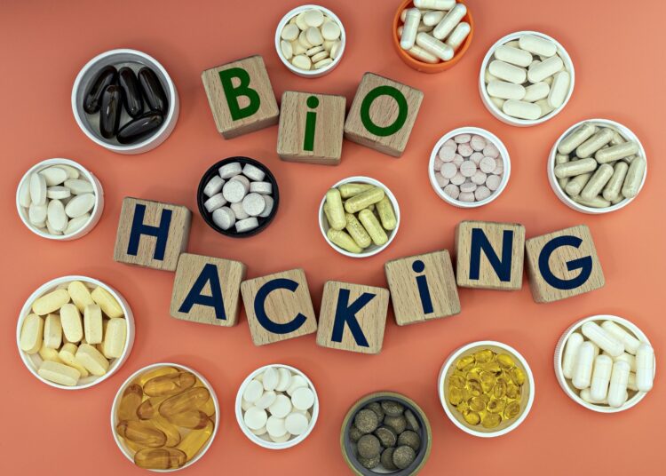 Βιοχακάρισμα: Η τάση που υπόσχεται αναβάθμιση του ανθρώπου