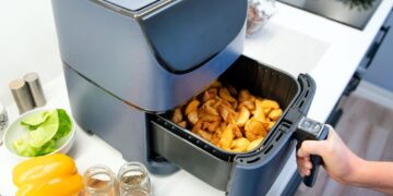 Air Fryer: Γιατί δεν είναι καλή ιδέα να μαγειρεύουμε αμυλούχα τρόφιμα;