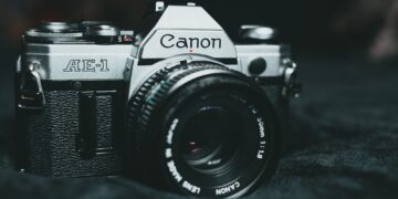 Αναλογική φωτογραφική μηχανή: Η επιστροφή της αυθεντικής φωτογραφίας