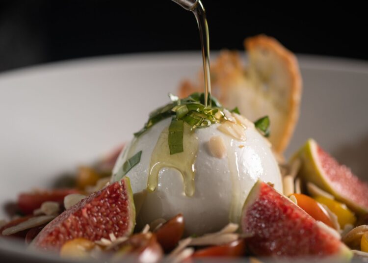 Burrata: Τι κάνει αυτό το τυρί μοναδικό;