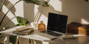 Εργασία και διάθεση