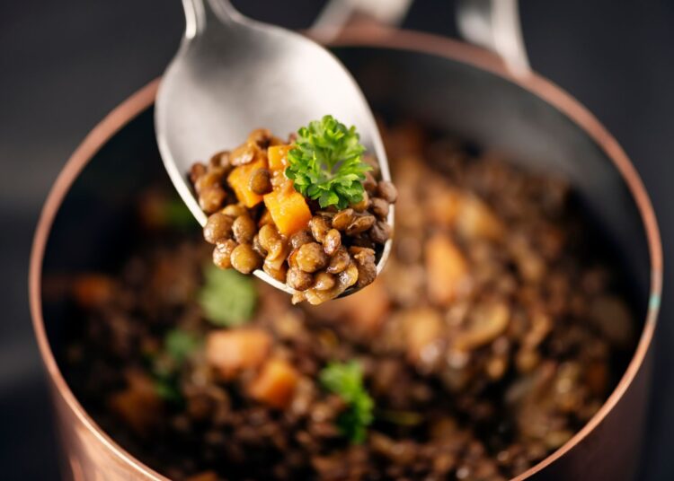 Φακές και τυρί: Γιατί δεν πρέπει να τρώγονται μαζί;