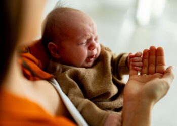 Παράξενοι τρόποι με τους οποίους τα μωρά επικοινωνούν μαζί μας