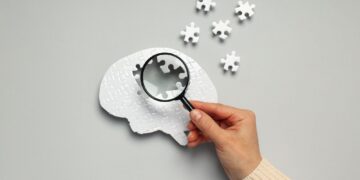 Πάρκινσον: Τα 9 προειδοποιητικά σημάδια που δίνει η νόσος, χρόνια πριν εκδηλωθεί