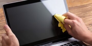 Πώς θα καθαρίσετε το λάπτοπ σας με ασφάλεια;