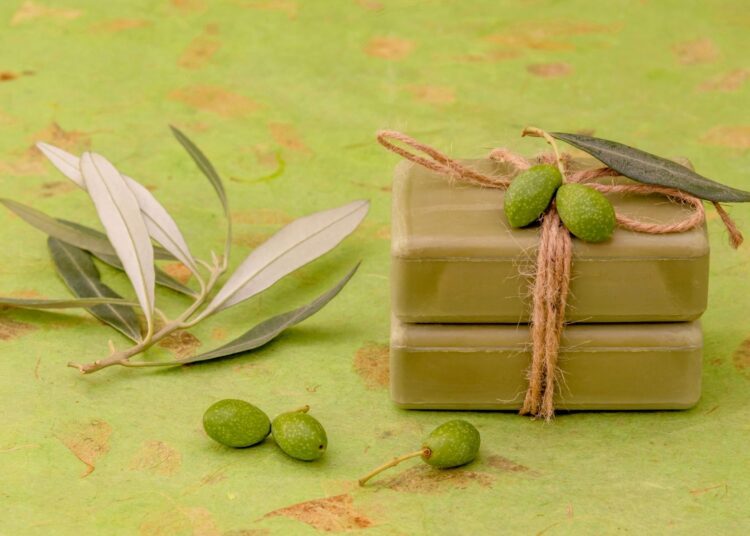Πράσινο σαπούνι: Το φυσικό προϊόν που δεν πρέπει να λείπει από το σπίτι σας