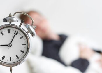 Ύπνος: Ο «κανόνας των 15 λεπτών» που κάνει το πρωινό ξύπνημα παιχνιδάκι