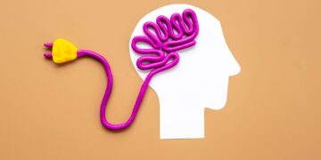 Αυθυποβολή: Τι είναι και πώς επηρεάζει την υγεία σας;