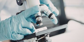 Η εφεύρεση που άλλαξε τον τρόπο που βλέπουμε