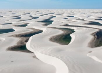 Λενσουά Μαρανιένσες: Η «έρημος» με τις λίμνες που μοιάζει εξωπραγματική