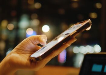 Πόσο μας έχουν κουράσει πραγματικά τα social media;