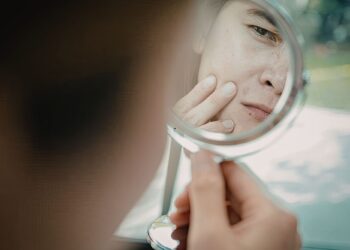 Συνήθειες που βλάπτουν το δέρμα μας