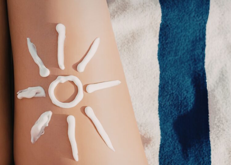 Τρόποι με τους οποίους ο ήλιος επηρεάζει το δέρμα μας