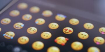 Η ιστορία πίσω από το πρώτο emoji