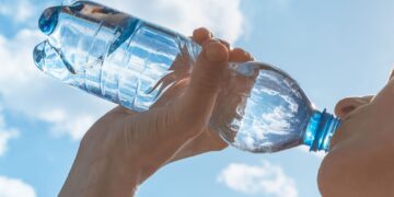 Η σημασία της ενυδάτωσης κατά τους ζεστούς μήνες