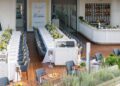 Ο οίκος Christofle παρουσιάζει τη νέα συλλογή Malmaison Riviera, εμπνευσμένη από τη μεσογειακή αισθητική