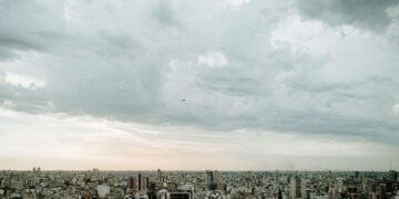 Πώς επηρεάζει η ατμοσφαιρική ρύπανση τα επίπεδα της θερμοκρασίας;