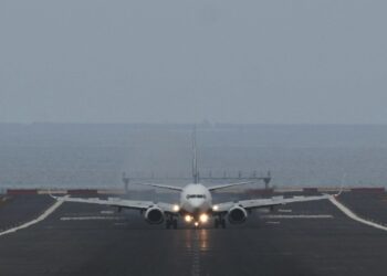 Σκιάθος: Το επικίνδυνο trend του plane spotting