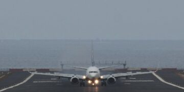 Σκιάθος: Το επικίνδυνο trend του plane spotting