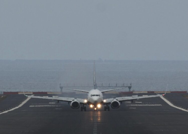 Σκιάθος: Το επικίνδυνο trend του plane spotting