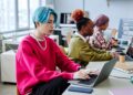 Gen Z: Η γενιά που αποχαιρέτισε το σιδέρωμα