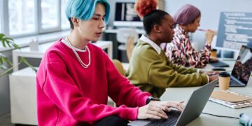 Gen Z: Η γενιά που αποχαιρέτισε το σιδέρωμα