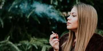 Γιατί οι καπνιστές χρειάζονται περισσότερο νερό;