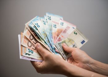 Νέο ευρώ: Γιατί αλλάζουν τα χαρτονομίσματα και πότε θα τα δούμε στην κυκλοφορία;