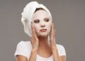Sheet masks: Προσφέρουν πραγματικά κάτι ή είναι απλώς ένα skincare trend;