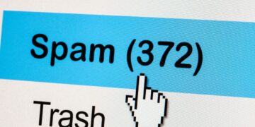Τι είναι τα spam emails και πώς μπορείτε να προστατευτείτε;