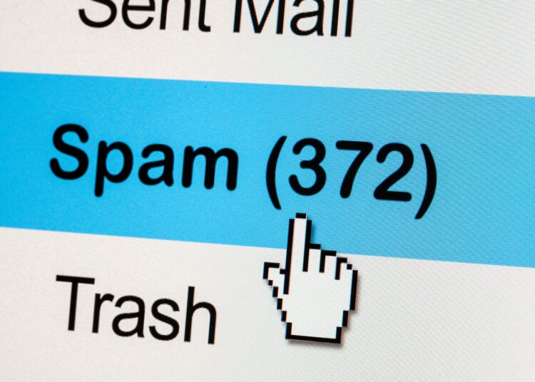 Τι είναι τα spam emails και πώς μπορείτε να προστατευτείτε;