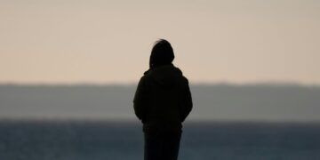 Μπορεί η μοναξιά να επηρεάσει πραγματικά τη σωματική μας υγεία;