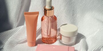 Μπορεί το skincare να «σταματήσει να λειτουργεί» επειδή το δέρμα το συνήθισε;