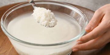 Rice water: Γιατί το νερό ρυζιού χρησιμοποιείται εδώ και αιώνες στην ασιατική περιποίηση;