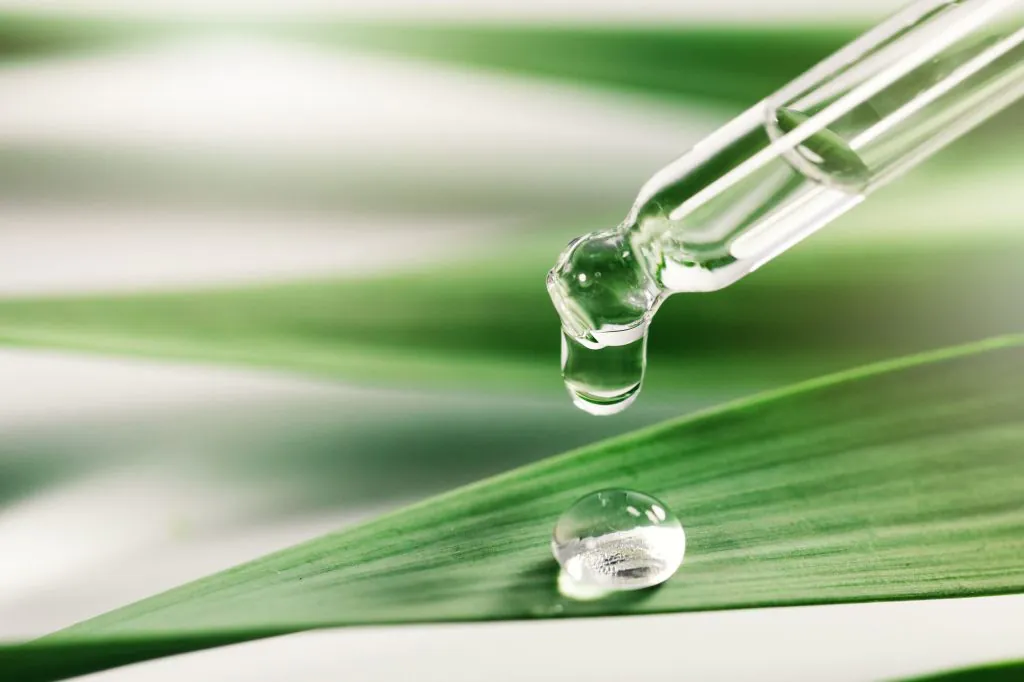 Skincare ρουτίνα με φυσικά προϊόντα